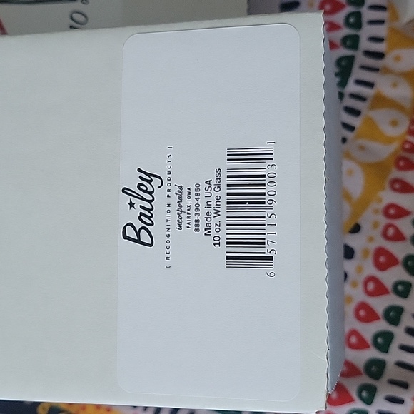 UNIVERSITY OF IOWA WINE GLASSES - Picture 8 of 8